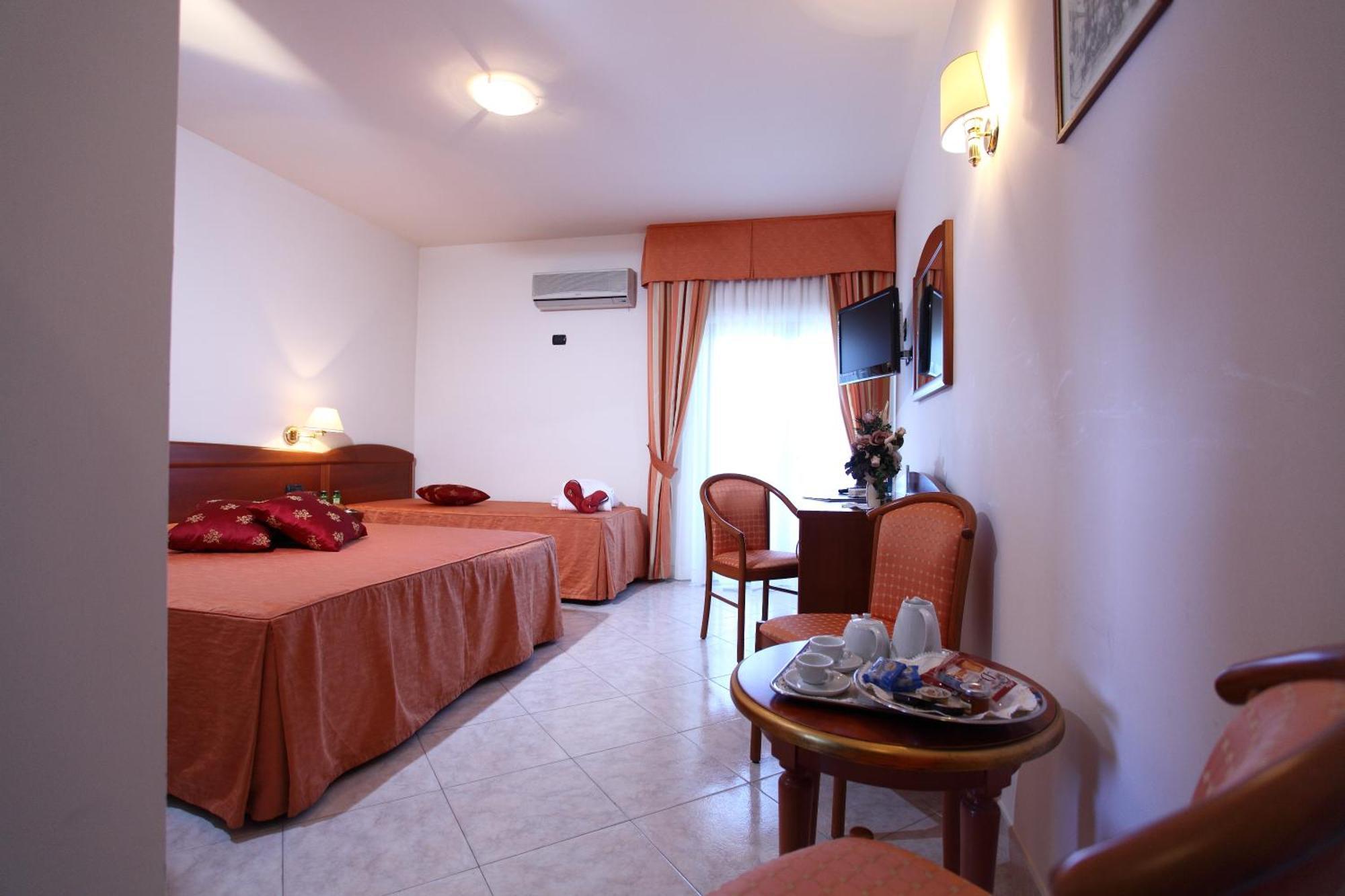 Hotel Za Maria Santo Stefano di Camastra Cameră foto