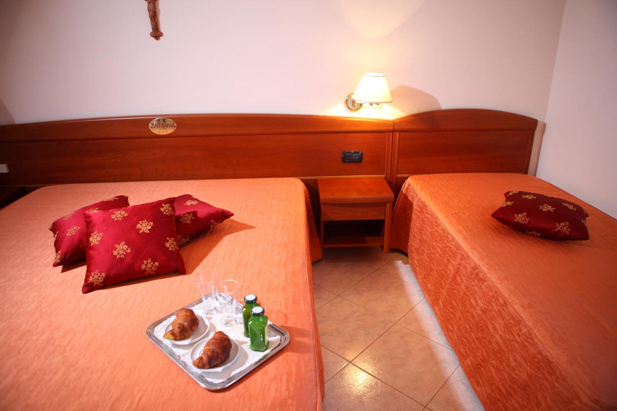 Hotel Za Maria Santo Stefano di Camastra Cameră foto
