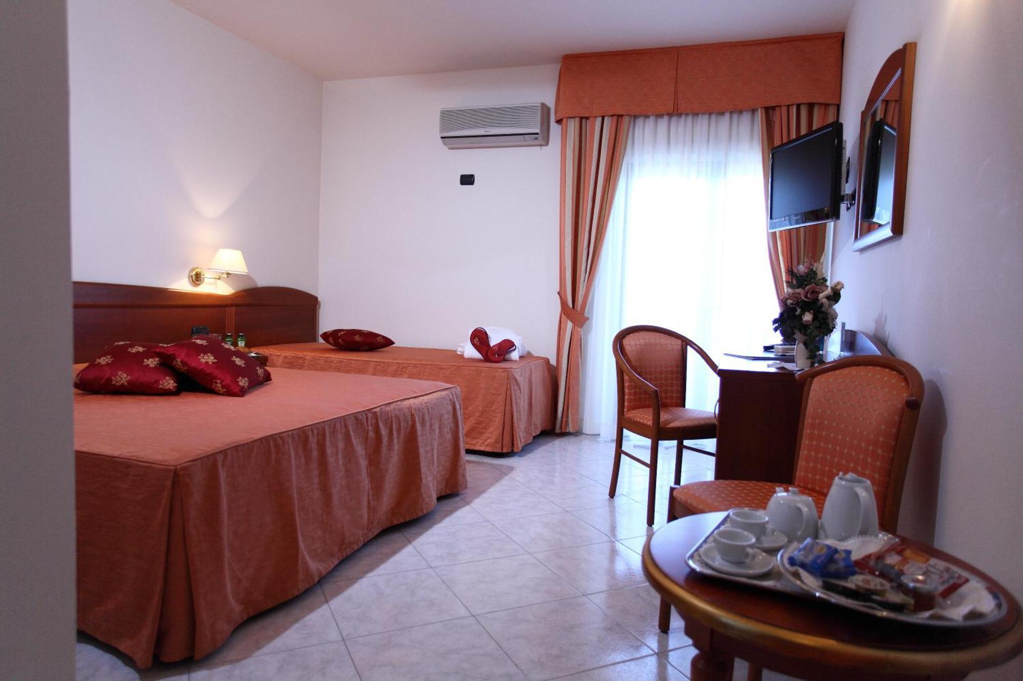 Hotel Za Maria Santo Stefano di Camastra Cameră foto